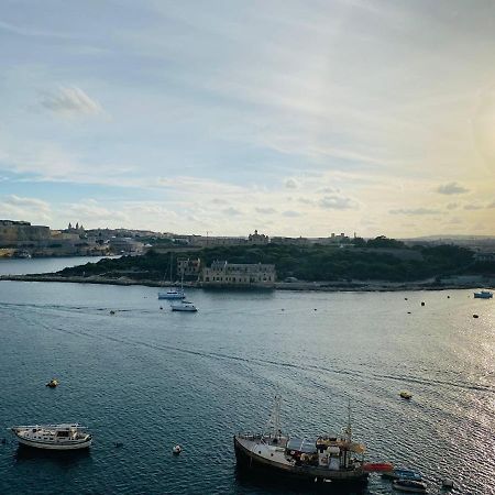 Sliema Seaview Apartment- Valletta Views - Apt 8, 49 Tigne Point Mansions Esterno foto