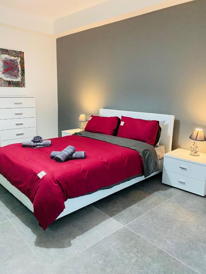 Sliema Seaview Apartment- Valletta Views - Apt 8, 49 Tigne Point Mansions Esterno foto