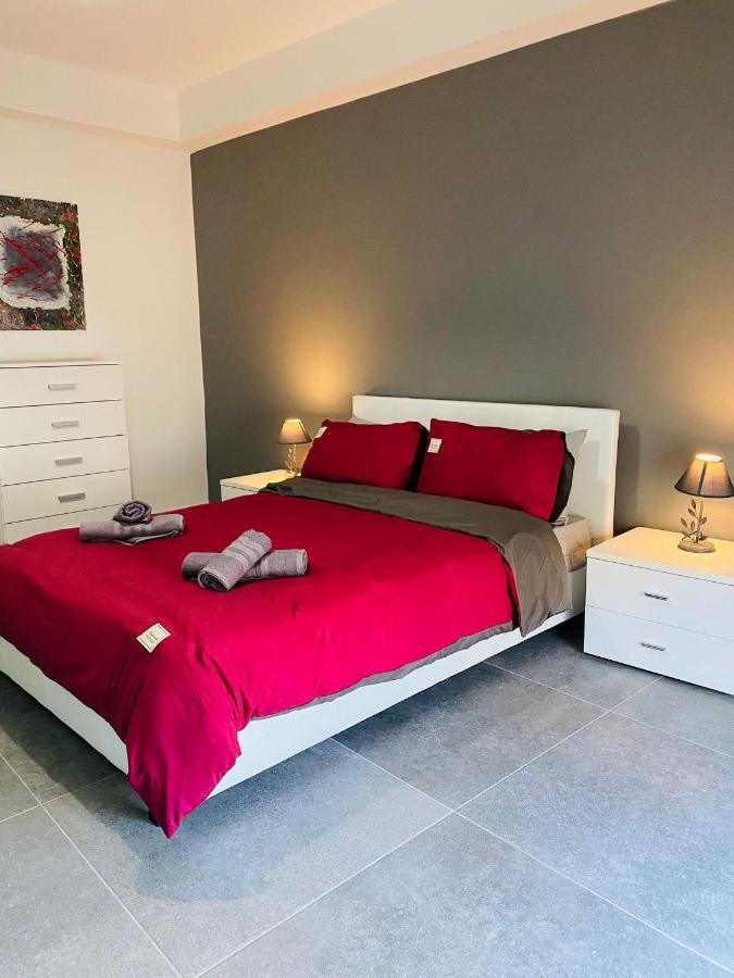 Sliema Seaview Apartment- Valletta Views - Apt 8, 49 Tigne Point Mansions Esterno foto